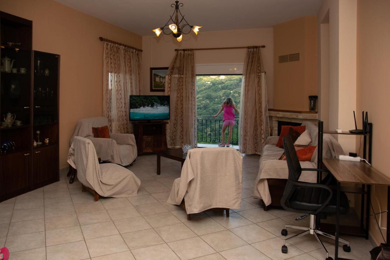 D & K Guest House Makrirrakhi Exterior photo